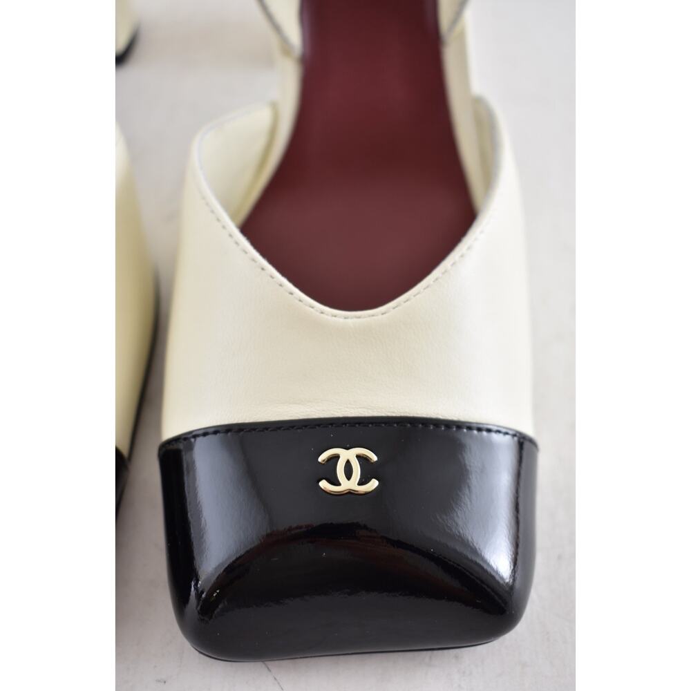 Chanel 26S Blazy Ivory Black Square Toe Sling CC Slingback Block Heel Pump 40 - Picture 14 of 16